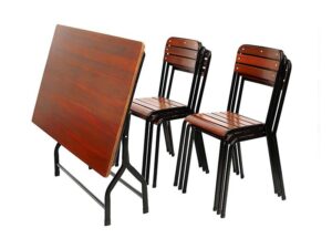 Mẫu bàn ghế được thiết kế nhỏ gọn phù hợp với nhu cầu sử dụng của người tiêu dùng