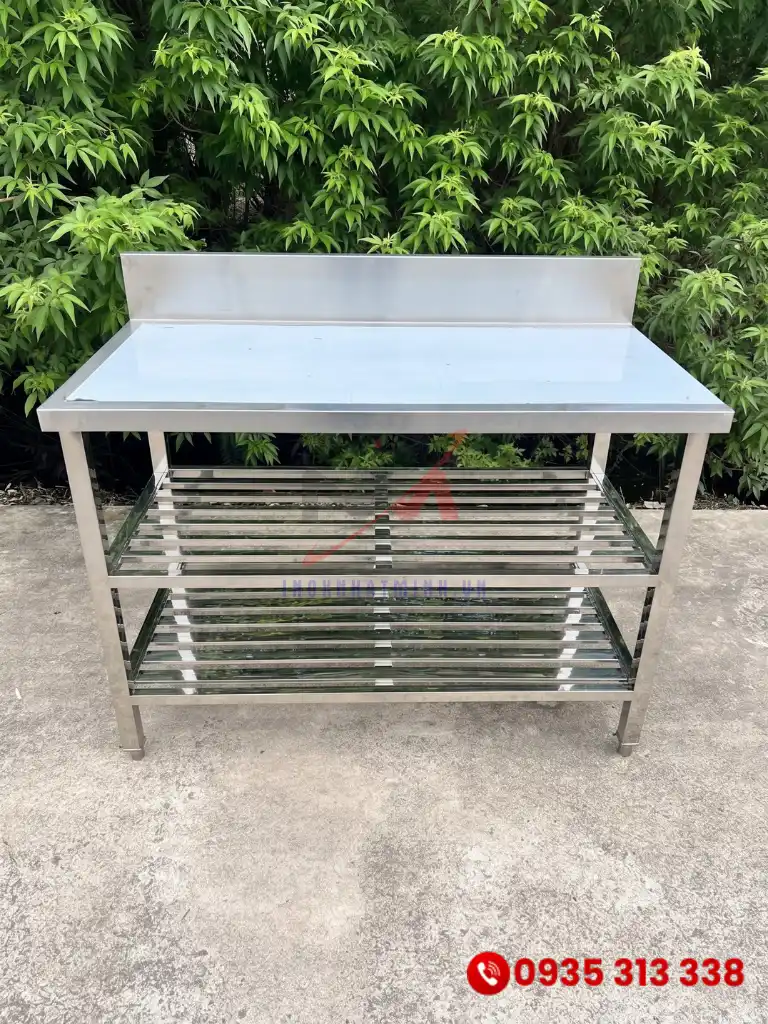 Bàn inox 3 tầng có gáy kệ thanh