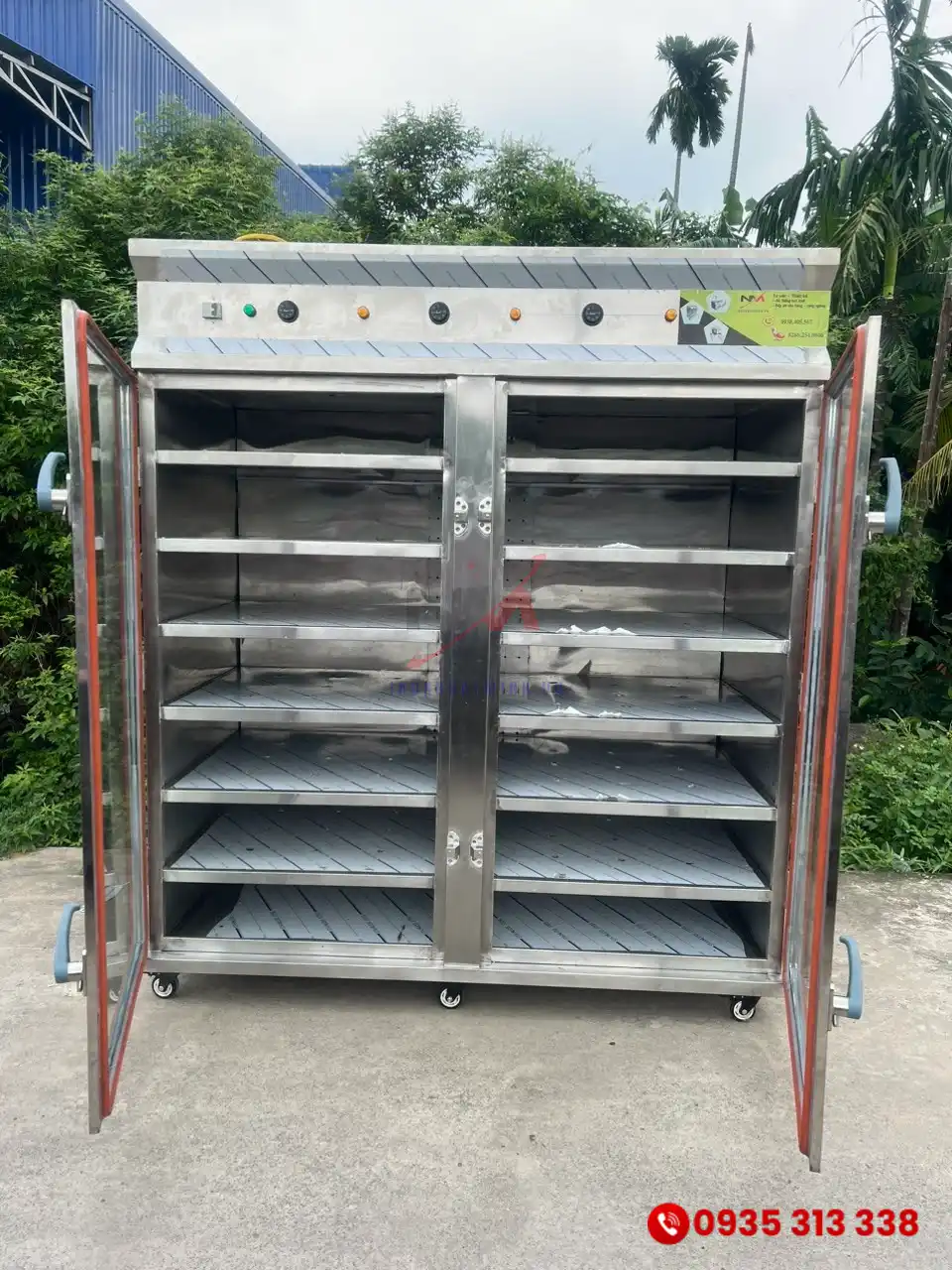 Tủ hâm nóng công nghiệp có cửa đóng mở