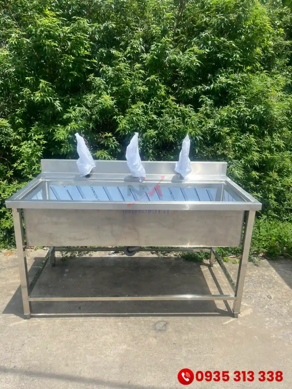 Chậu rửa công nghiệp 1 hố 3 vòi