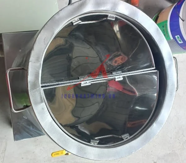 Bên trong nồi nấu phở bằng điện có 2 ngăn
