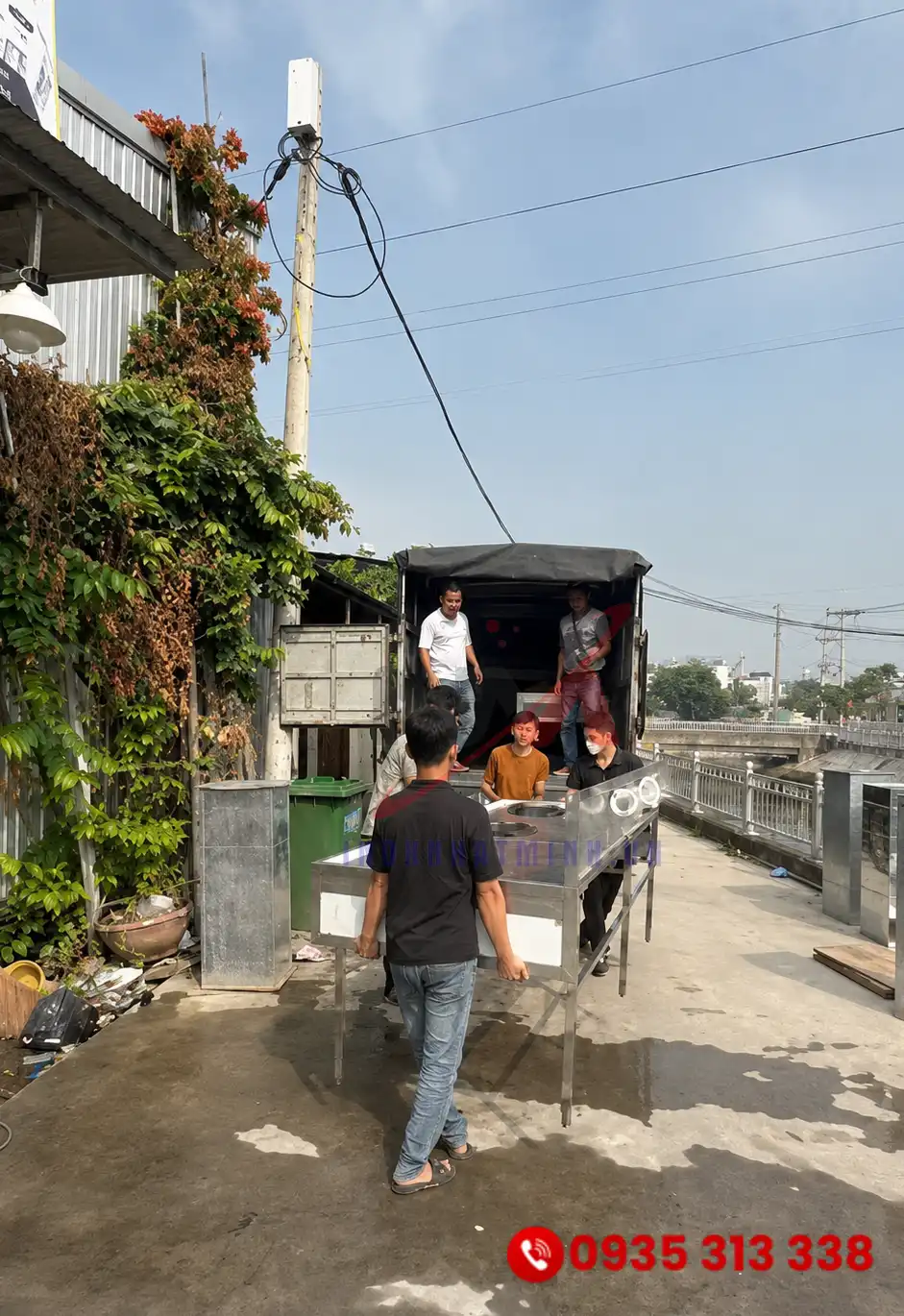 Inox Nhật Minh giao hàng toàn quốc bếp Á công nghiệp
