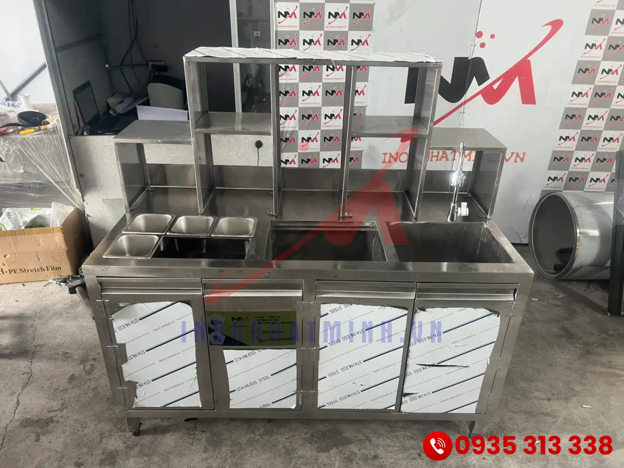 Inox Nhật Minh lên bản vẽ thiết kế không gian và gia công quầy pha chế inox