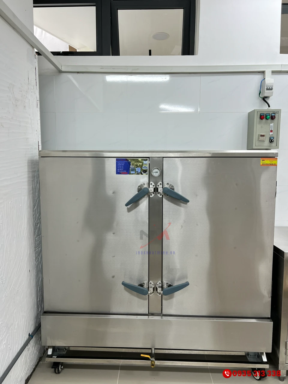Tủ nấu cơm 24 khay dành cho bếp ăn 500 suất tại nhà bếp