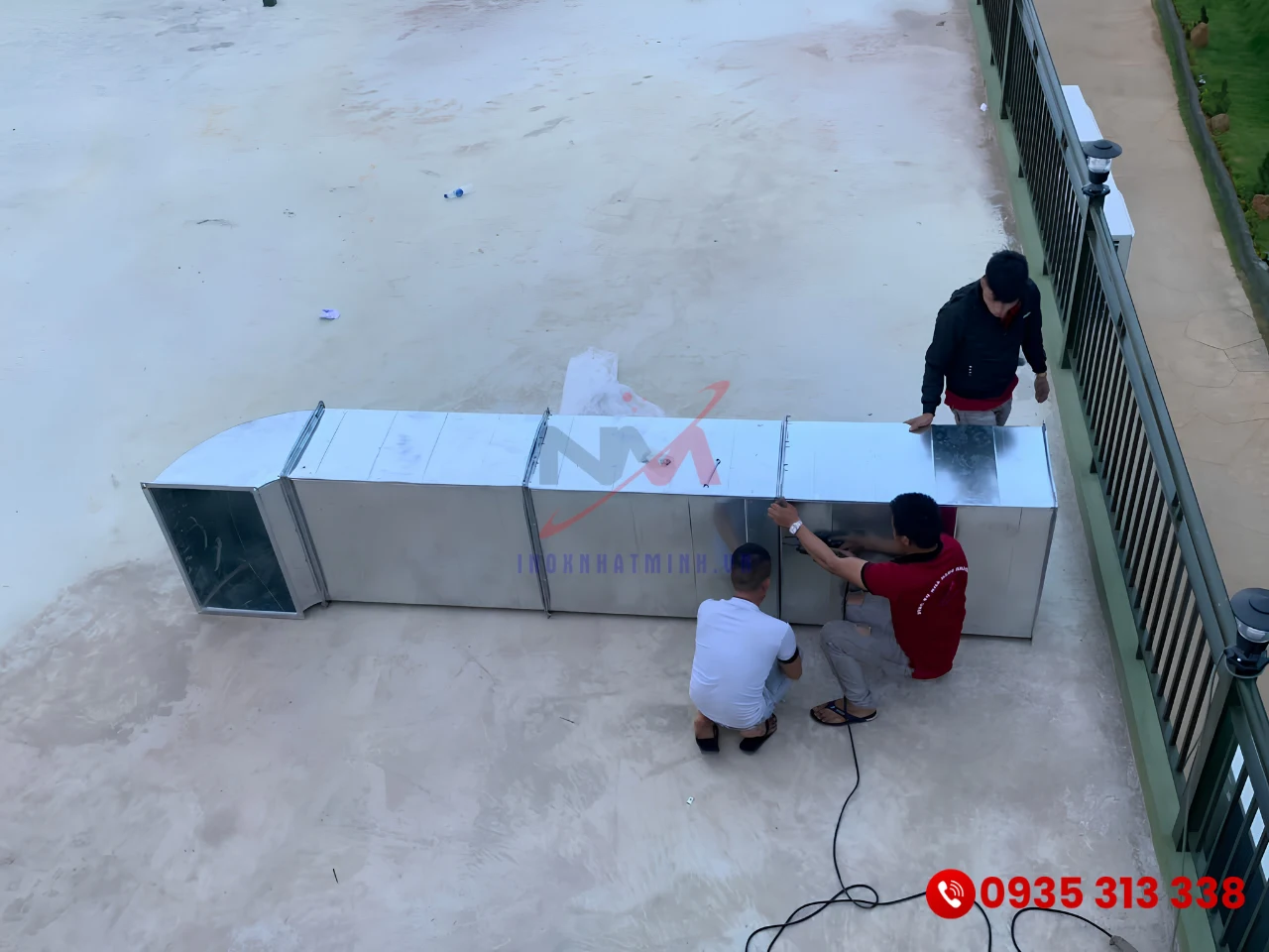 Lắp đặt tiêu âm đầy đủ là cách giảm ồn máy hút mùi hiệu quả của Inox Nhật Minh