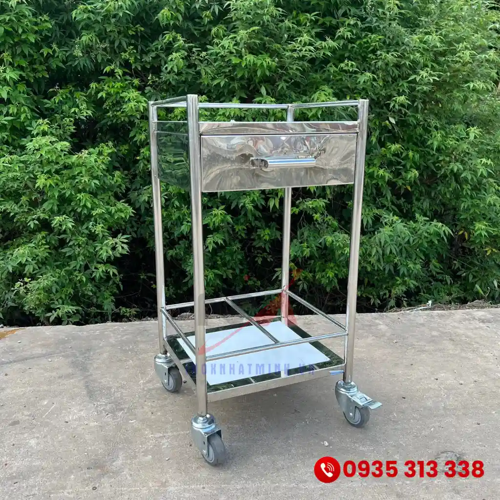 Xưởng gia công sản xuất xe đẩy thuốc inox trực tiếp quy mô lớn tại Inox Nhật Minh