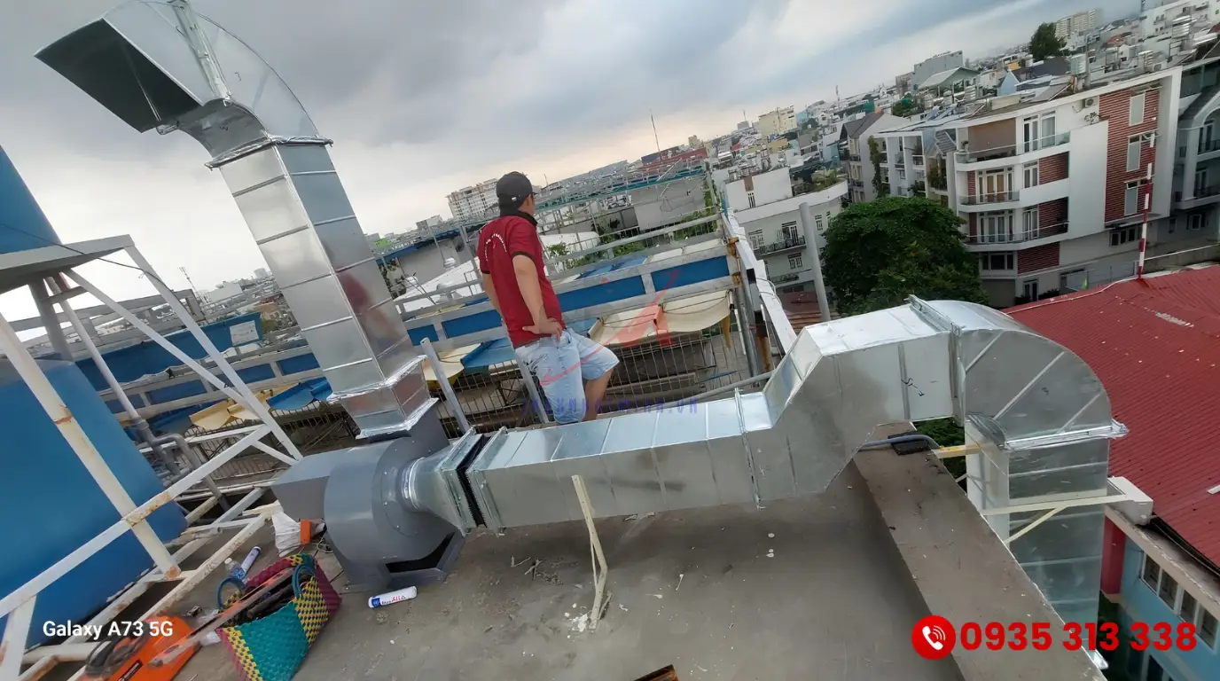 Quạt hút ly tâm bọc tiêu âm giúp giảm tiếng ồn hiệu quả cho hệ thống xử lý khí thải bếp