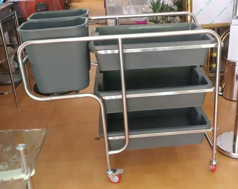 Xe đẩy thu dọn thức ăn
